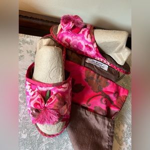 🌺Gorgeous Vintage Silk Slippers in Matching Travel Case, Sz M🌺